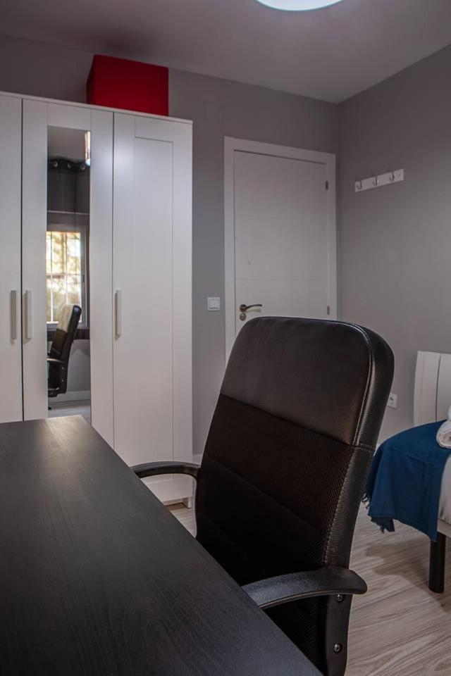 Lovely 3 Bedroom Apartment Next To Fuencarral Madrid Exterior foto